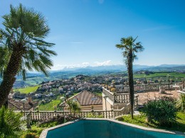 PRESTIGIOUS PALACE TO RESTORE FOR SALE NELLE MARCHE  Palace with garden and swimming pool in the old town for sale in Marche